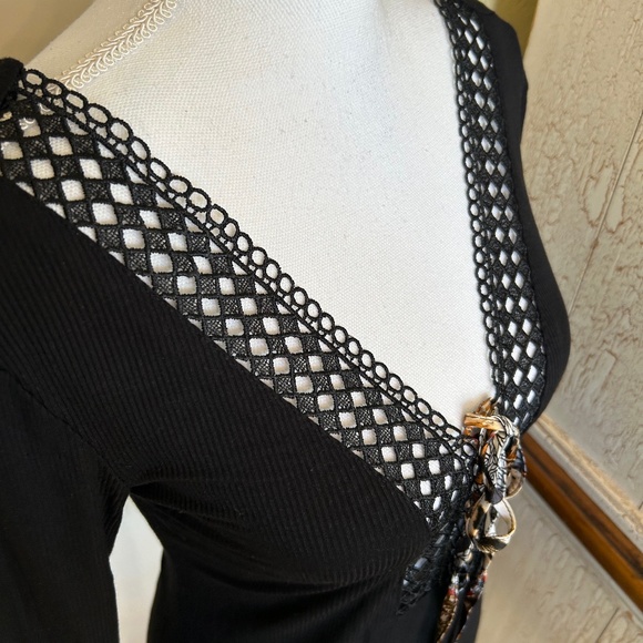 Gimmicks by BKE Black Top - Picture 9 of 11